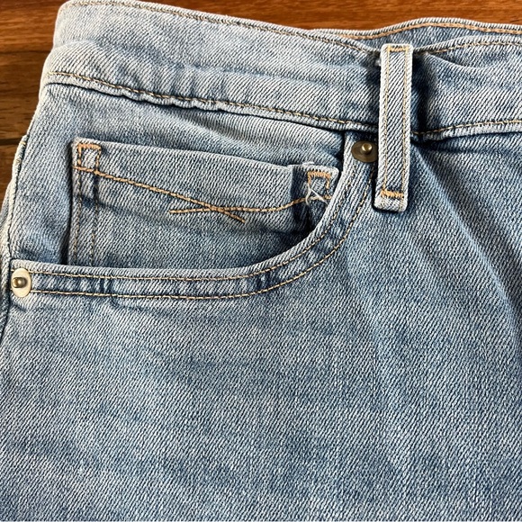 REVtown High Rise Straight Jeans Sunrise Indigo Wash Light Stretch Sz 32 - Picture 14 of 16